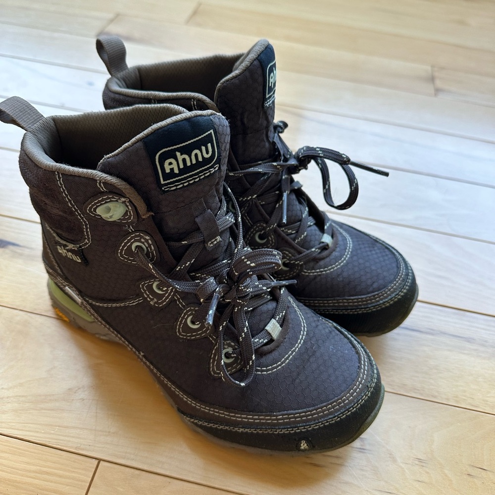 Ahnu Sugarpine Hiking Boots